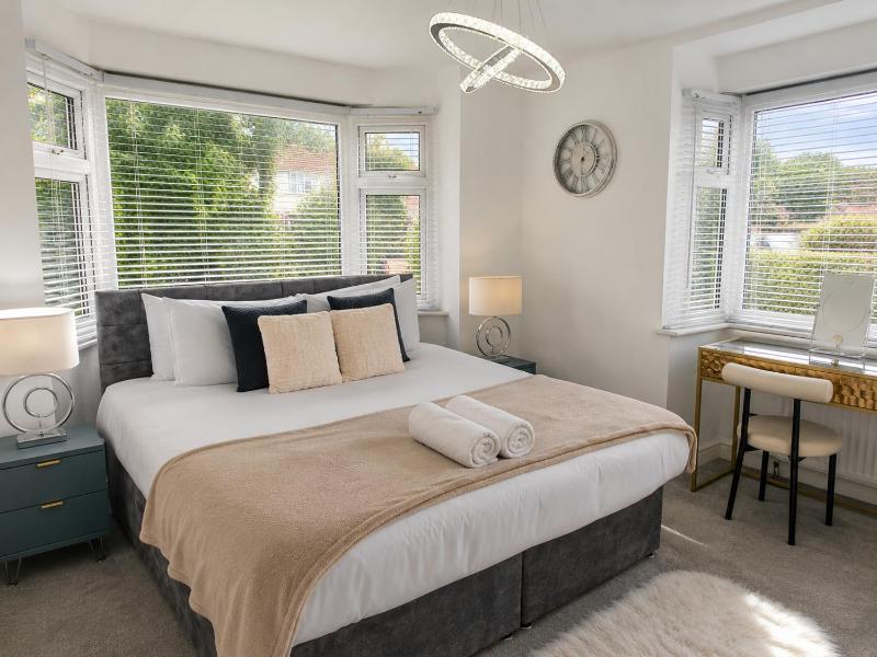 Private Gated Home Parking Sleeps 7 - image 22