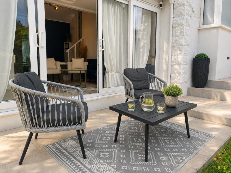 Private Gated Home Parking Sleeps 7 - image 10