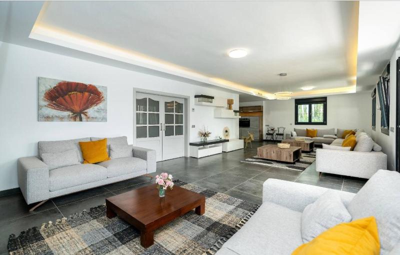 Luxurious Villa NicoAngelo - image 22