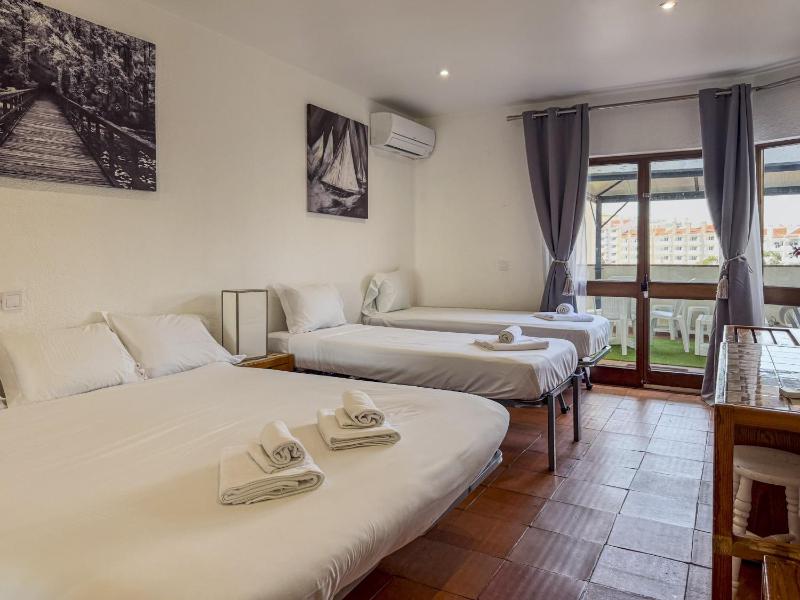 #409 Central Albufeira Getaway with Shared Pool - image 4