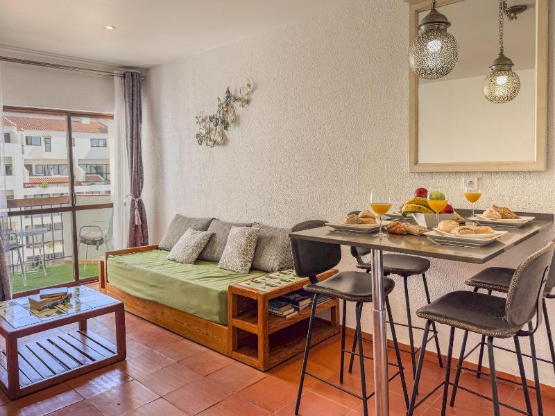 #409 Central Albufeira Getaway with Shared Pool - image 7