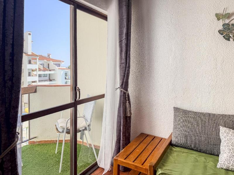 #409 Central Albufeira Getaway with Shared Pool - image 8