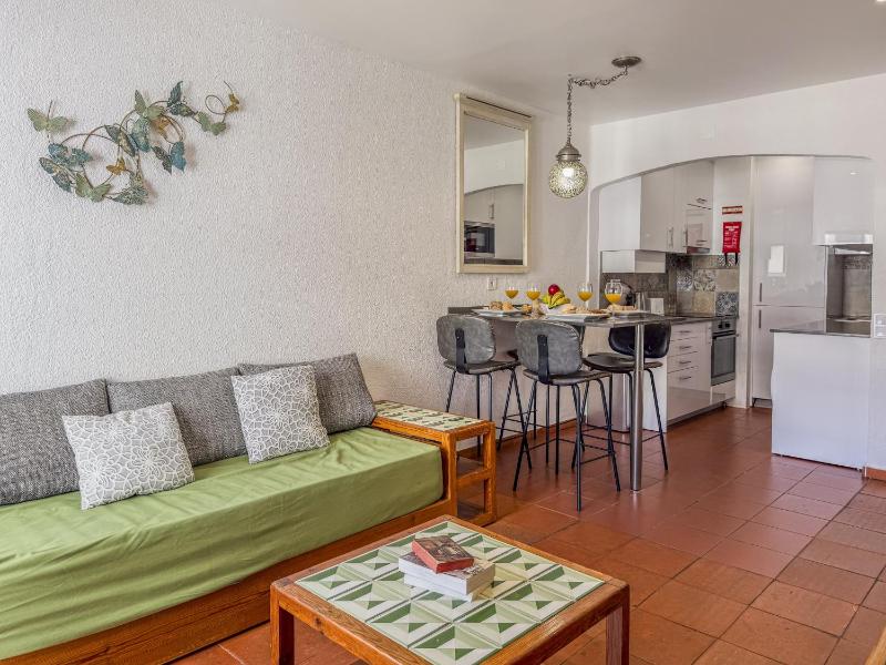 #409 Central Albufeira Getaway with Shared Pool - image 12