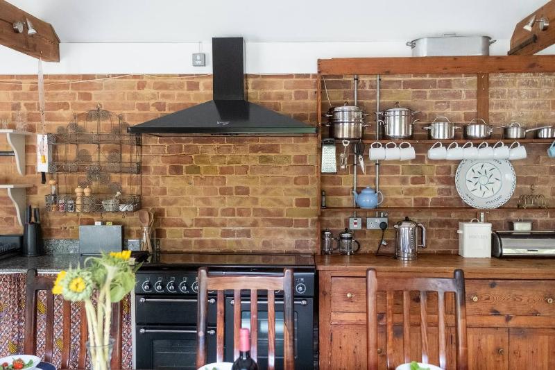 The Dairy House #Aldeburgh #SnapeMaltings - sleeps 11 - NOT SUITABLE FOR HENS OR STAGS OR ANY SIMILAR NOISY EVENTS DUE TO PROXIMITY OF NEIGHBOURS WHO VALUE THEIR PEACEFUL SETTING - Manage by Aldeburgh Coastal Cottages - image 20