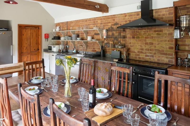 The Dairy House #Aldeburgh #SnapeMaltings - sleeps 11 - NOT SUITABLE FOR HENS OR STAGS OR ANY SIMILAR NOISY EVENTS DUE TO PROXIMITY OF NEIGHBOURS WHO VALUE THEIR PEACEFUL SETTING - Manage by Aldeburgh Coastal Cottages - image 14