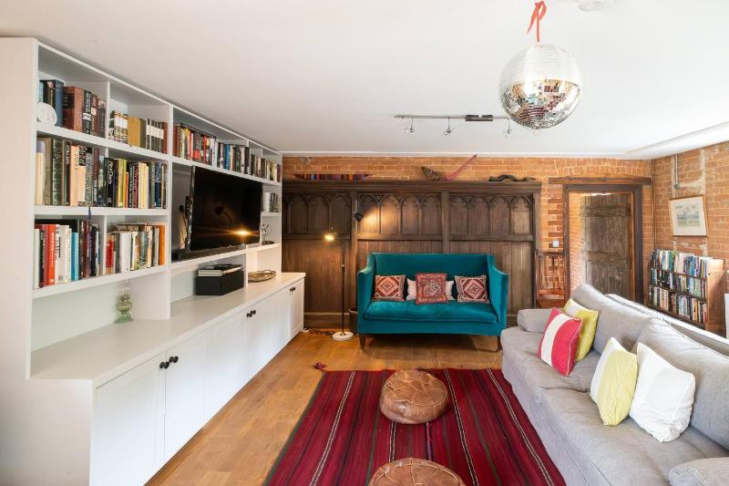 The Dairy House #Aldeburgh #SnapeMaltings - sleeps 11 - NOT SUITABLE FOR HENS OR STAGS OR ANY SIMILAR NOISY EVENTS DUE TO PROXIMITY OF NEIGHBOURS WHO VALUE THEIR PEACEFUL SETTING - Manage by Aldeburgh Coastal Cottages - image 17