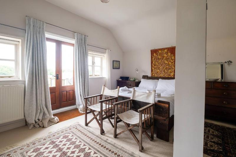 The Dairy House #Aldeburgh #SnapeMaltings - sleeps 11 - NOT SUITABLE FOR HENS OR STAGS OR ANY SIMILAR NOISY EVENTS DUE TO PROXIMITY OF NEIGHBOURS WHO VALUE THEIR PEACEFUL SETTING - Manage by Aldeburgh Coastal Cottages - image 47