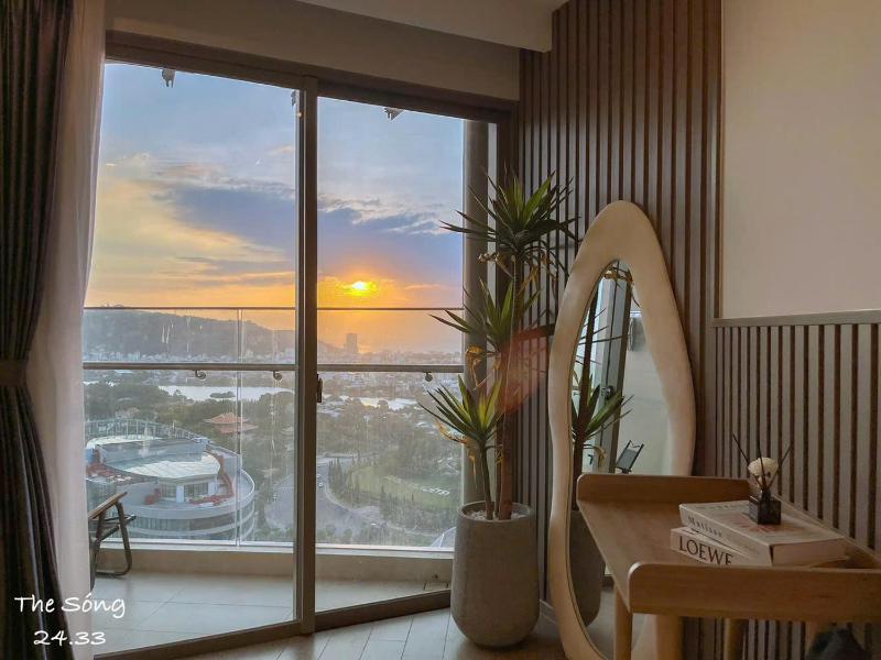 Seaside Apartment - The Song - image 11