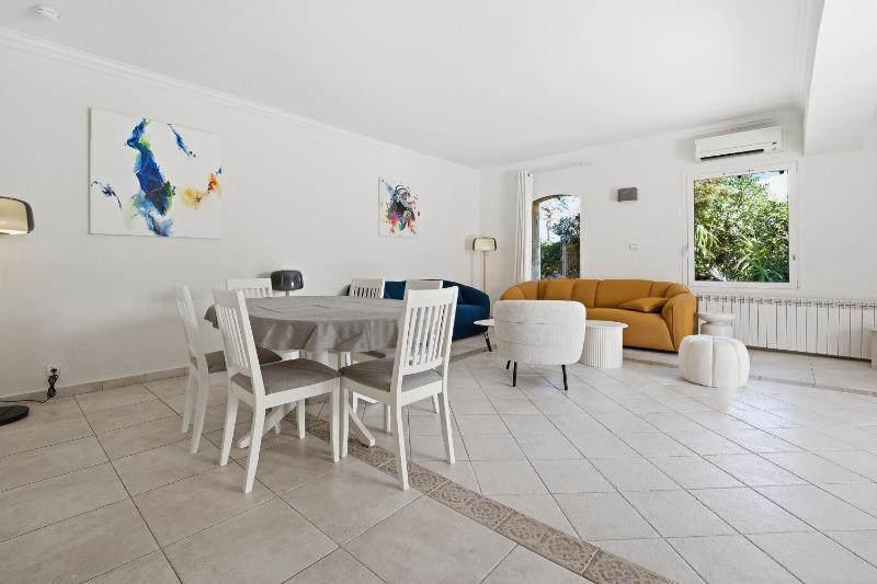 Le Mas des Aromes - Piscine Privée - image 26