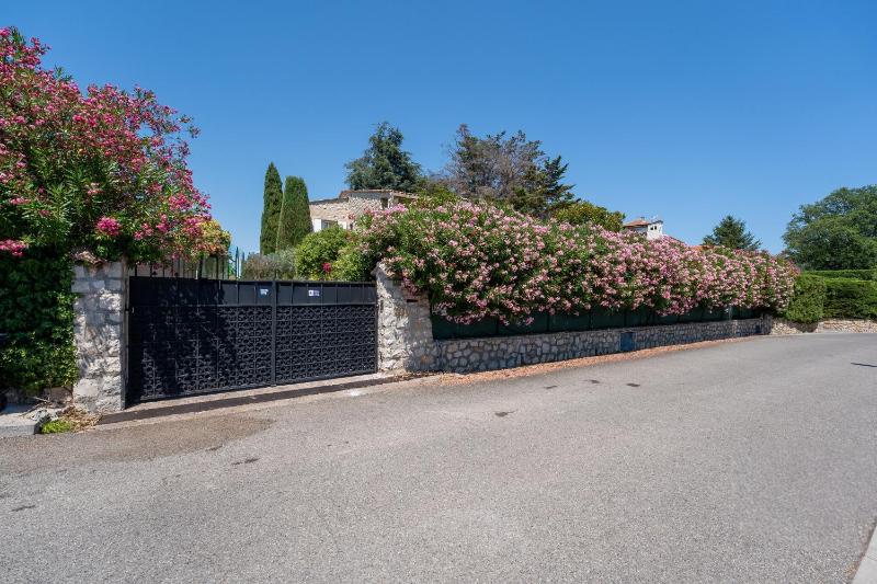 Le Mas des Aromes - Piscine Privée - image 7