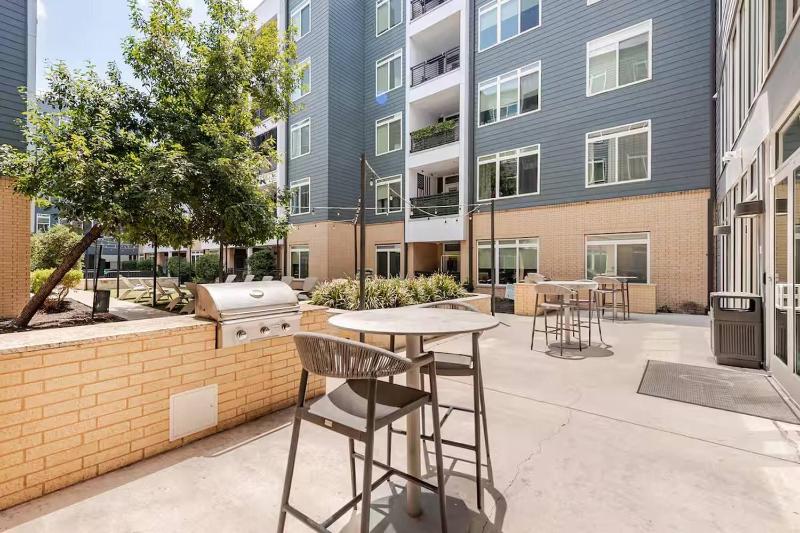 Riverwalk View Luxe Condo Views Pool Free Parking - image 30