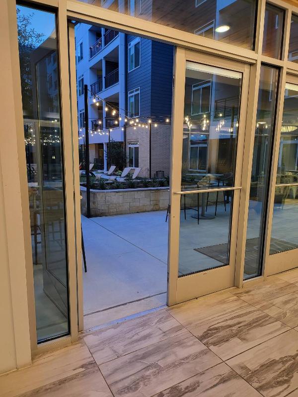 Riverwalk View Luxe Condo Views Pool Free Parking - image 22