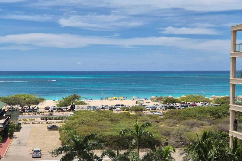 Eagle Beach-Serene Beach View 3BR condo-LV503 - image 2