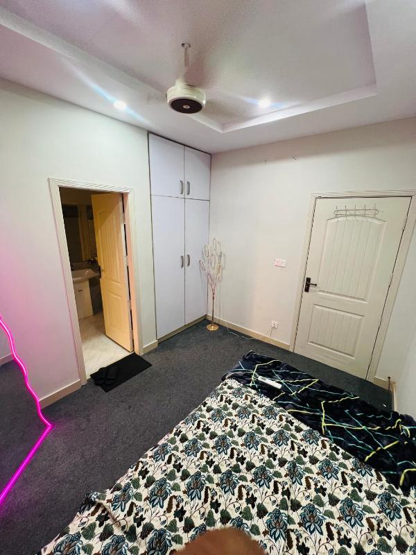 Royal Stays 2Bed Cozy Apartment - image 10