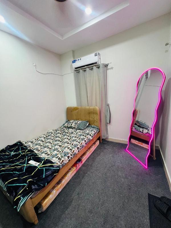 Royal Stays 2Bed Cozy Apartment - image 8