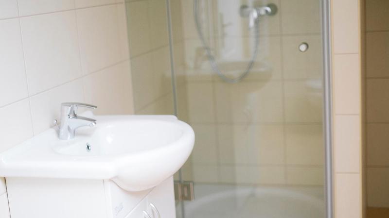 Deluxe Two-Bedroom Apartment image 3