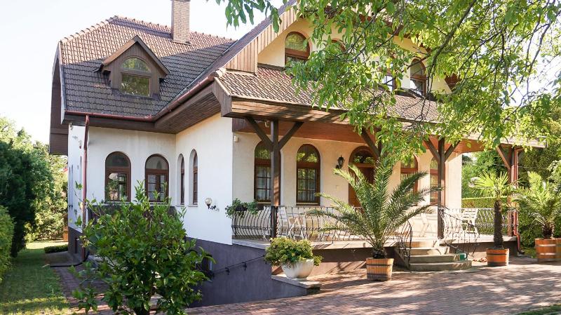 Apartment with Garden View image 4