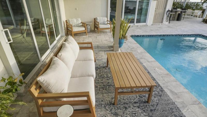 Villa Vivara Stylish 4BR Villa with Heated Pool - image 12