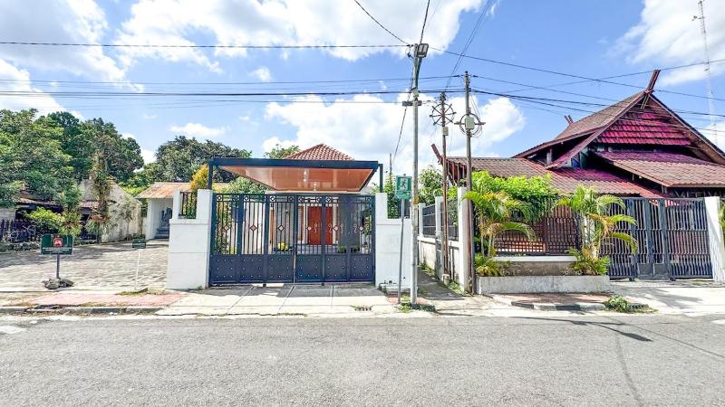 Spacious 5 Bedroom in Central Keraton - image 1
