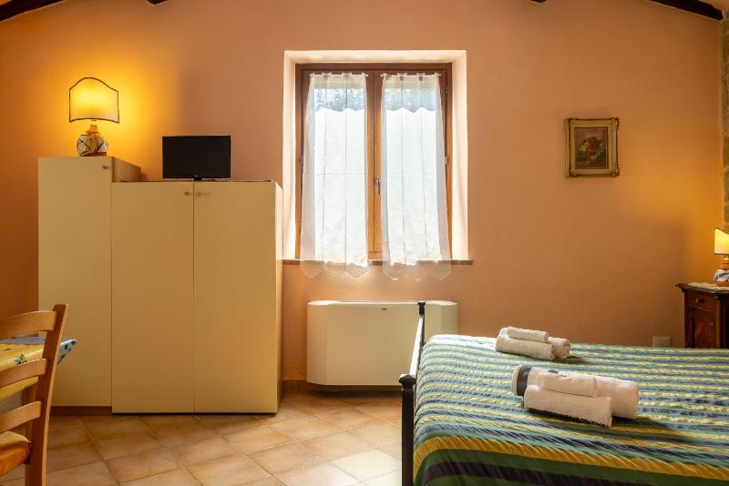Il Giuncheto Apartments Pool Umbrian Countryside - image 8