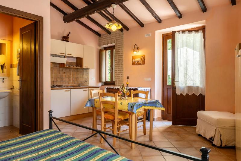 Il Giuncheto Apartments Pool Umbrian Countryside - image 11