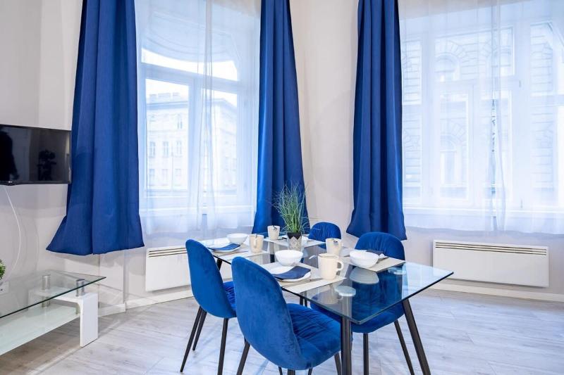 Very Central - Comfy - Design Studio - image 12