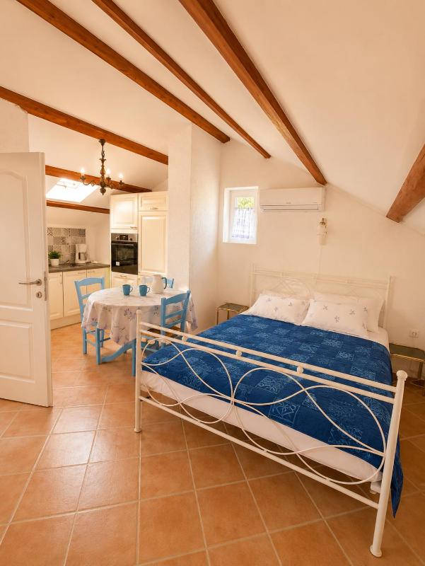 Studio Apartman Blue Sky - image 3