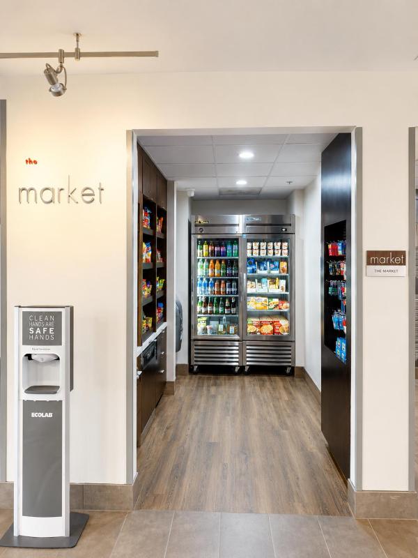 Courtyard by Marriott Houston Hobby Airport - image 24