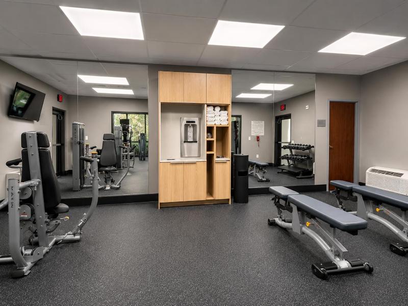 Courtyard by Marriott Houston Hobby Airport - image 11