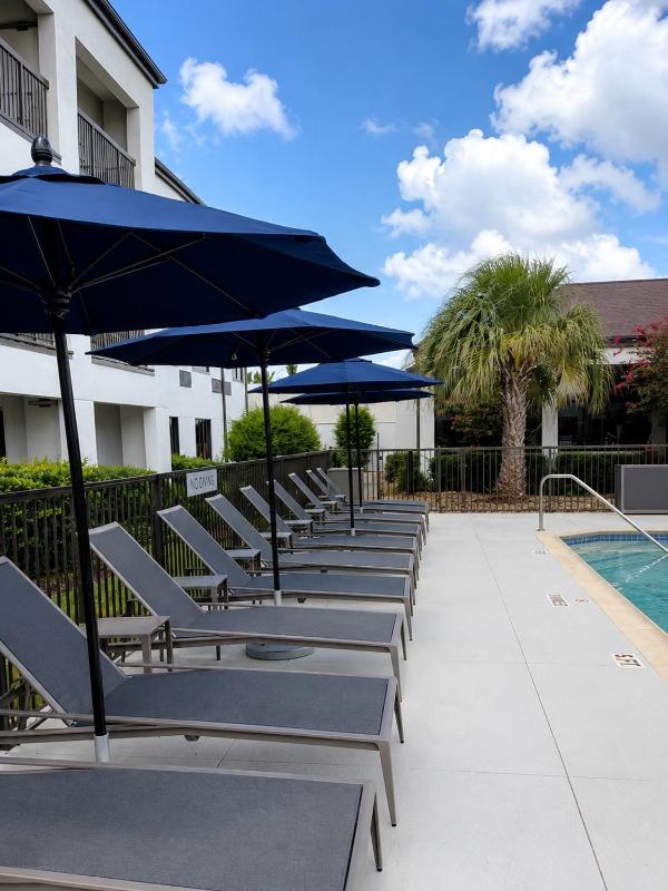 Courtyard by Marriott Houston Hobby Airport - image 6