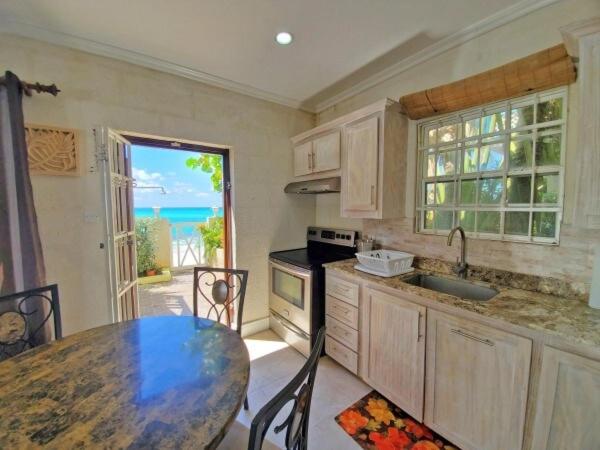 Beachfront South Coast Apartment Great Location! - image 3