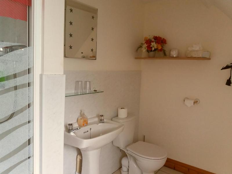 Double Room with Private Bathroom image 3