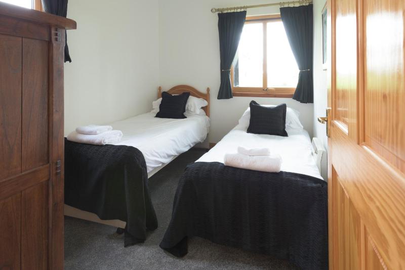 Three-Bedroom Lodge - Glen Lee image 2