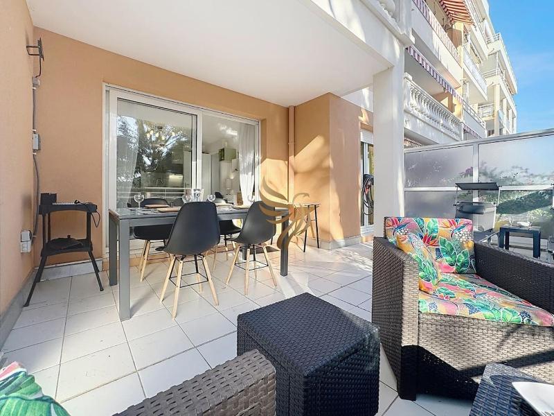 BellaHorizon T2-view of garden-terrace-park-WIFI. - image 11