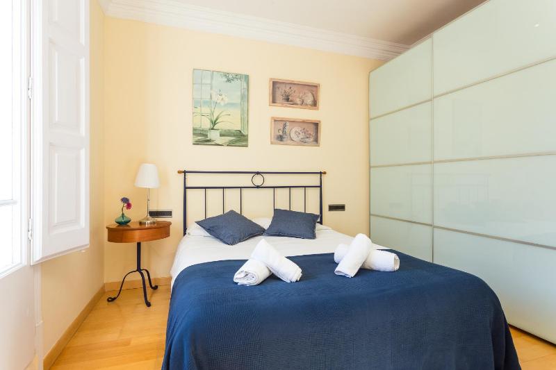 Charming Central Apartment Big Sunny Terrace! - image 8