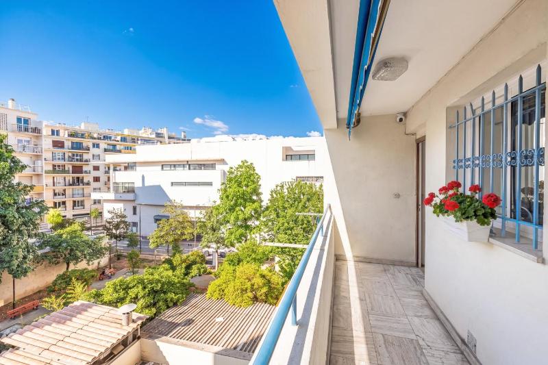2 Bedrooms Antibes Center Balcony - Happy Rentals - image 21