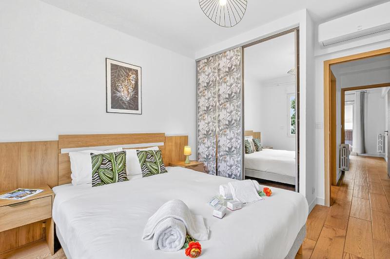 2 Bedrooms Antibes Center Balcony - Happy Rentals - image 17