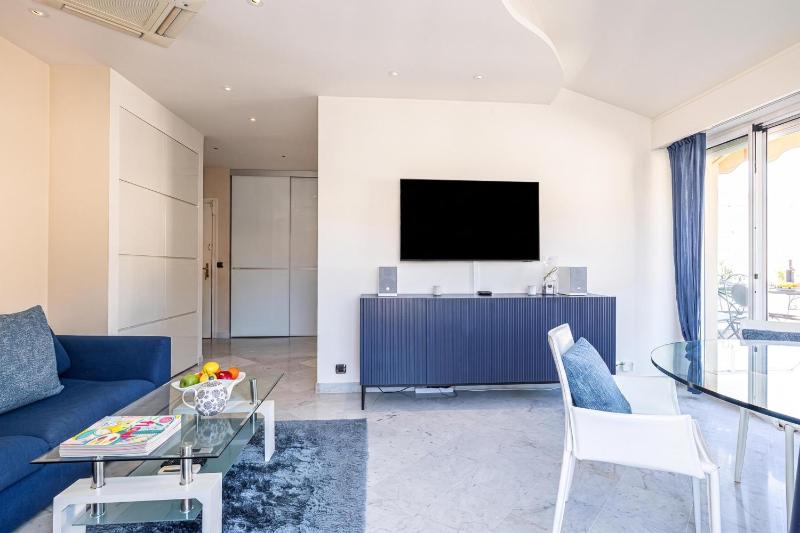 Victoria Bergamote Attic with Terrace and Sea View - Happy Rentals - image 38