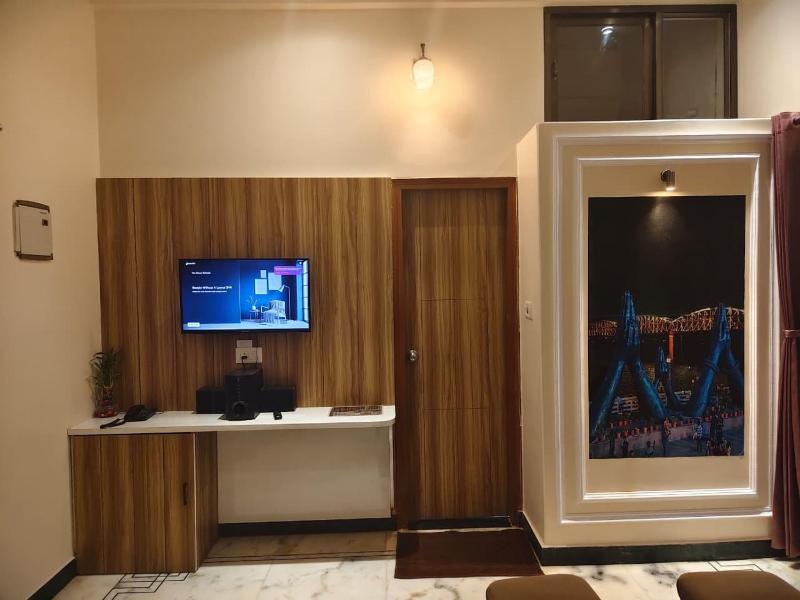 The Raghav Vilas Luxury 2BHK Apartments Near Kashi Vishwanath Temple - image 11