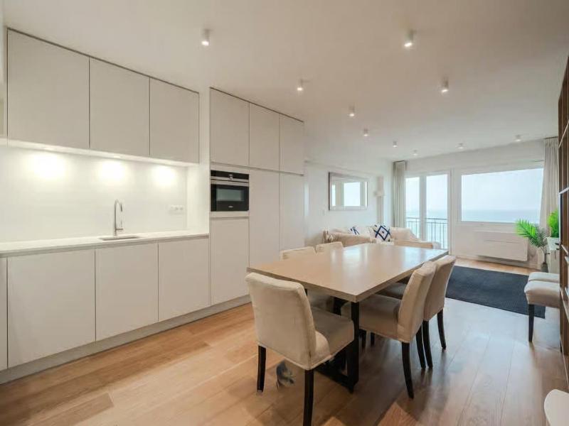 Seafront apartment with views in Blankenberge - image 12