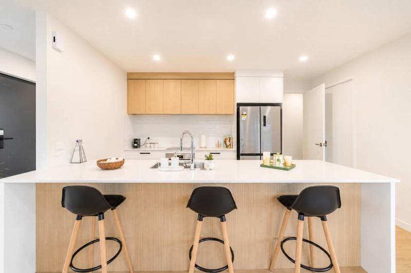 Modern 4BR Stay with Large Living Area in Hornby - image 22
