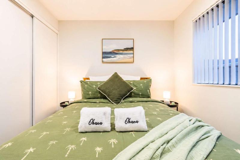 Modern 4BR Stay with Large Living Area in Hornby - image 41