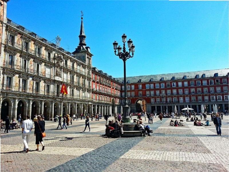 8-Guest Central Madrid Haven - image 3