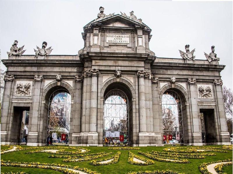 8-Guest Central Madrid Haven - image 9