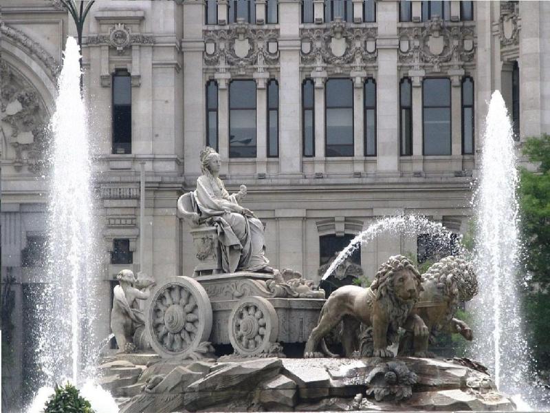 8-Guest Central Madrid Haven - image 13