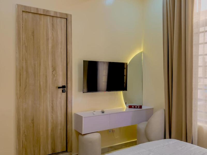 Elior Lux 2BED APT Lekki Lagos - image 15