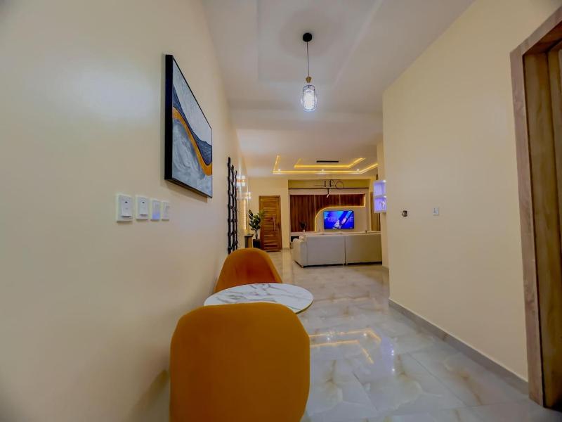 Elior Lux 2BED APT Lekki Lagos - image 5
