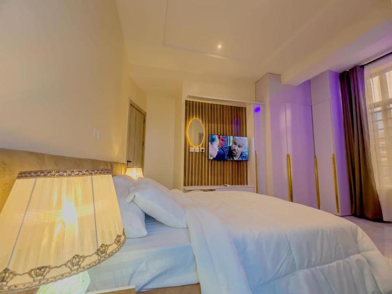 Elior Lux 2BED APT Lekki Lagos - image 11