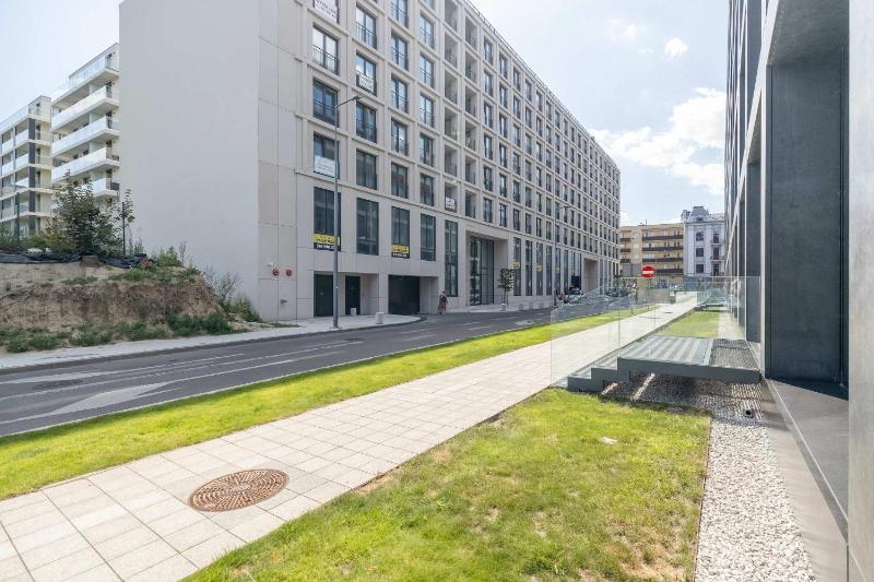 Spacious Apartments with Parking Near the Old Town by Noclegi Renters - image 16