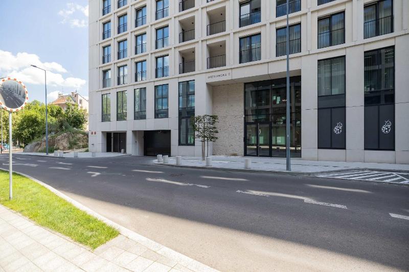 Spacious Apartments with Parking Near the Old Town by Noclegi Renters - image 10